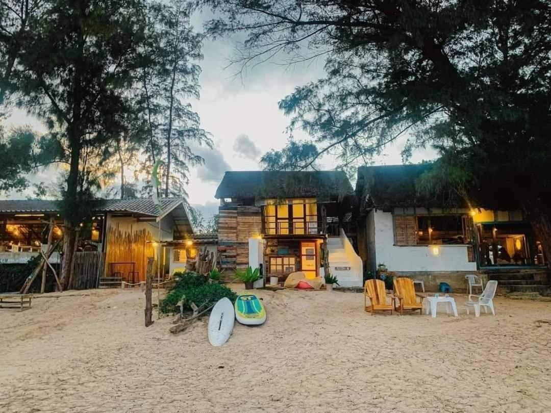 Maliblues Bed & Art Gallery Chumphon Zewnętrze zdjęcie